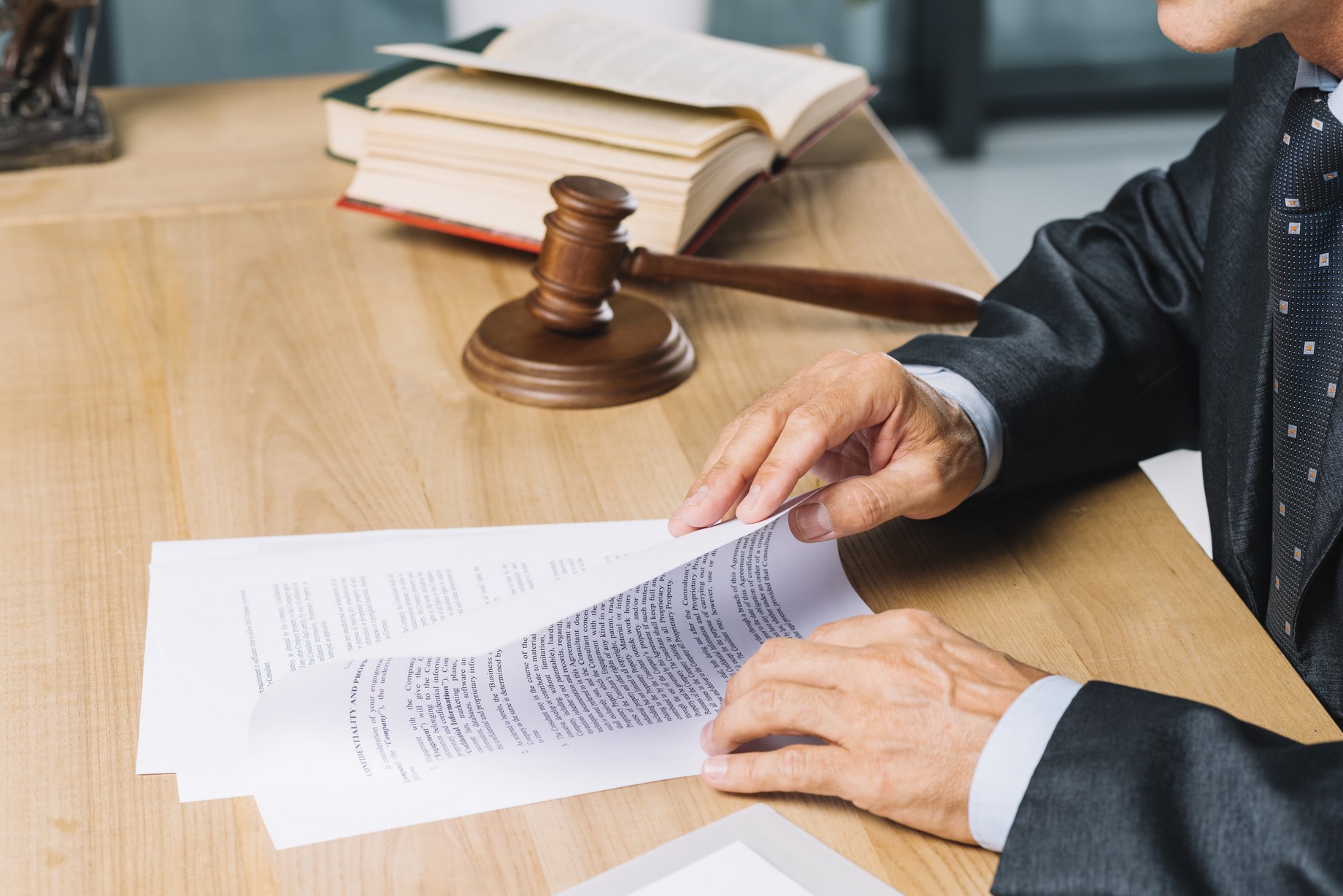要讓侵害配偶權成立，離婚律師能協助掌握有效證據